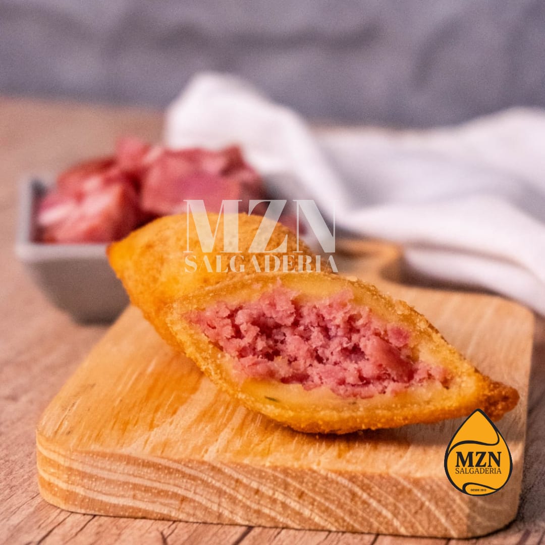 Bolinho de Calabresa artesanal MZN Salgaderia